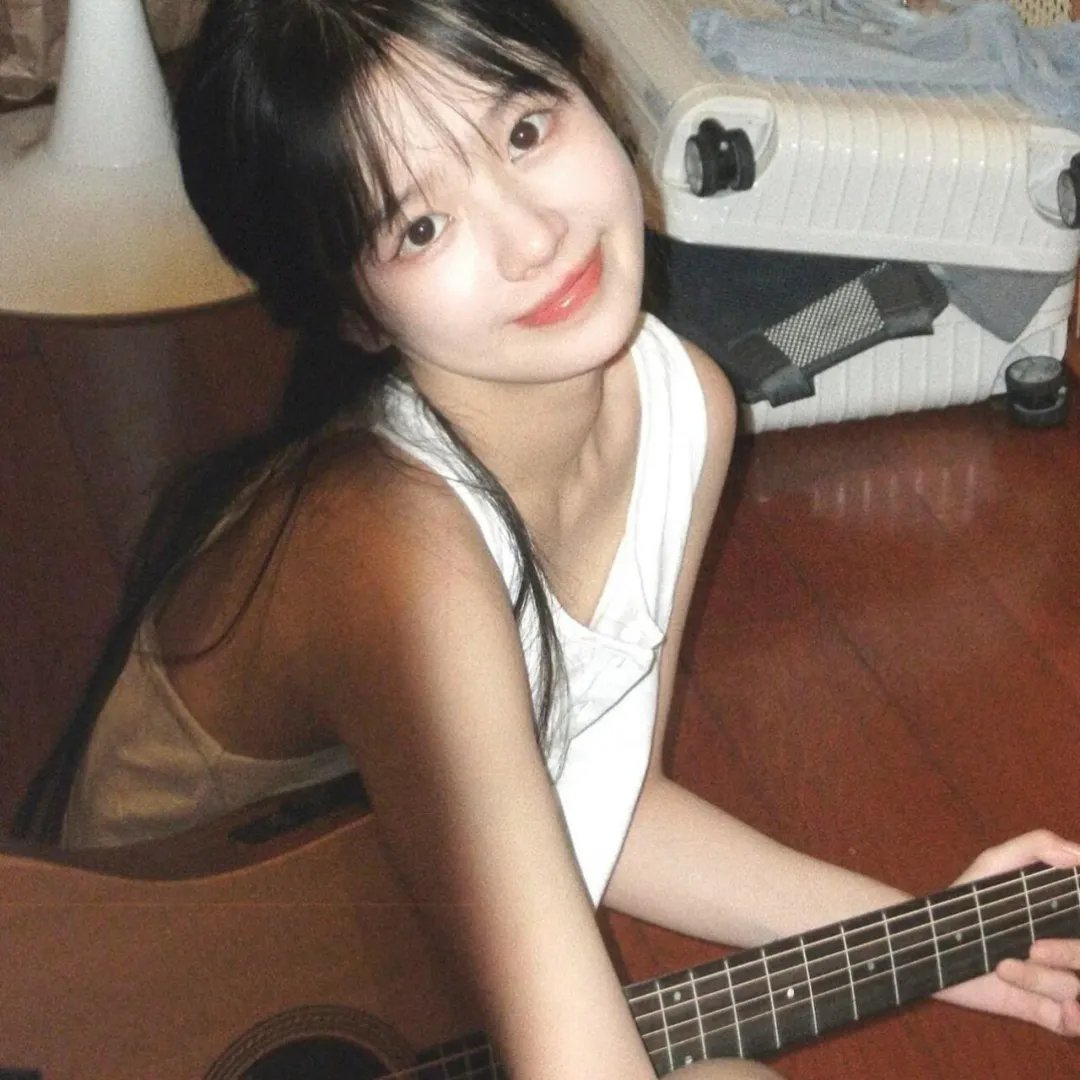 热裤荡女